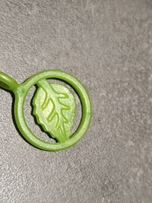 Playmobil green leaf pendant with ring