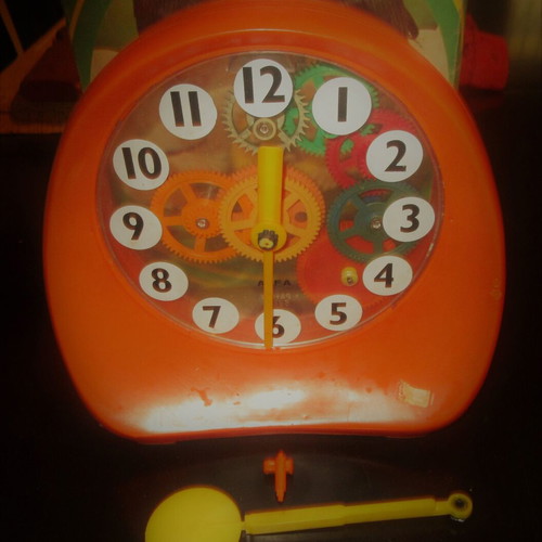Assembled tabletop clock with gears by ALFA TOYS like new