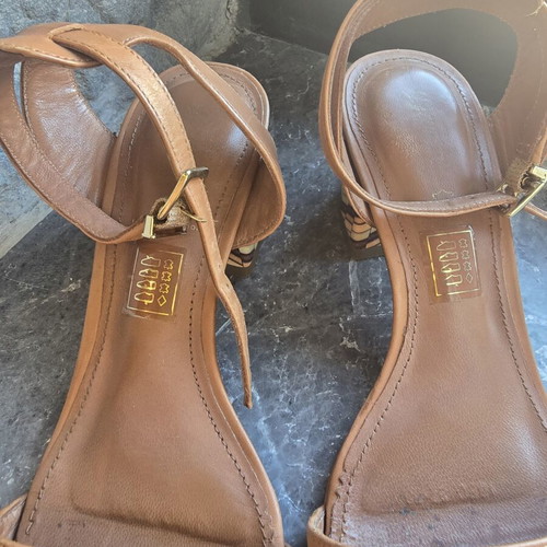 Devina leather sandals size 38 used, brown with low heel