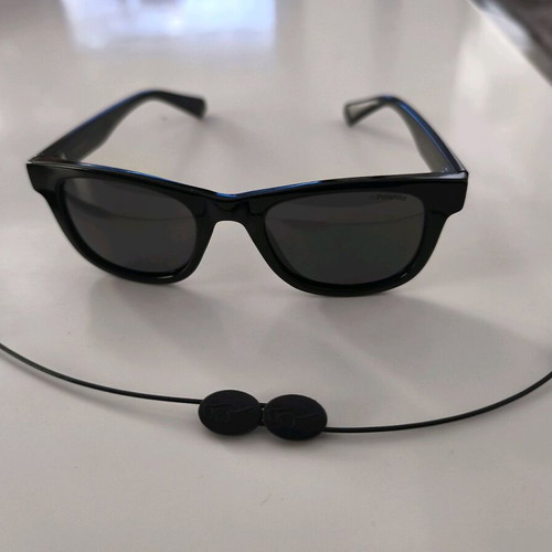 Polaroid sunglasses black kids like new with strap