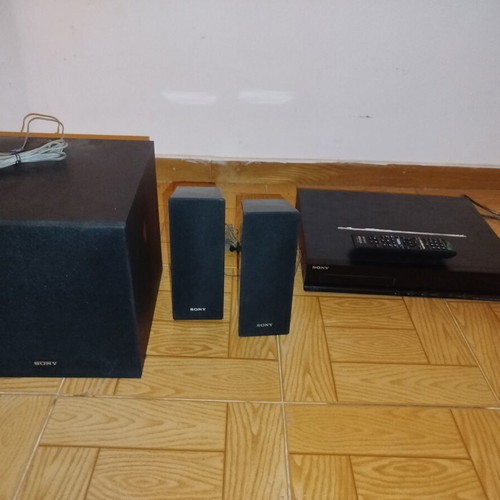 Sony 3D Blu-ray home cinema system with speakers and remote