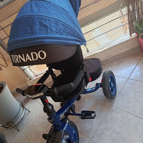 Byox Tornado tricycle like new, sturdy and comfortable