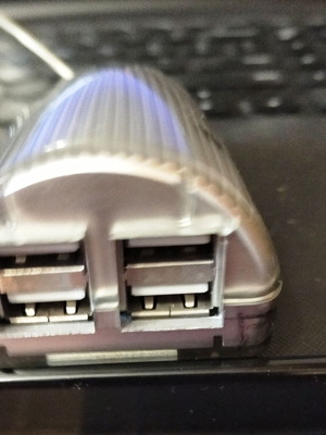 USB hub 4-port pack with USB stick used