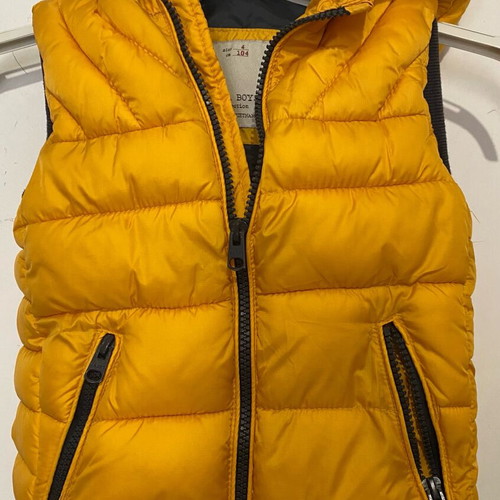 Zara unisex sleeveless vest like new, yellow, size 104 cm