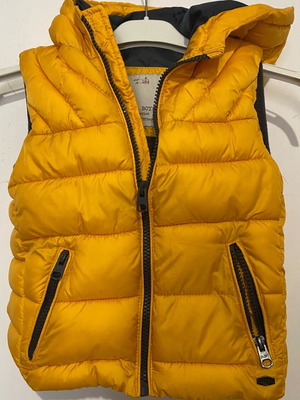 Zara unisex sleeveless vest like new, yellow, size 104 cm