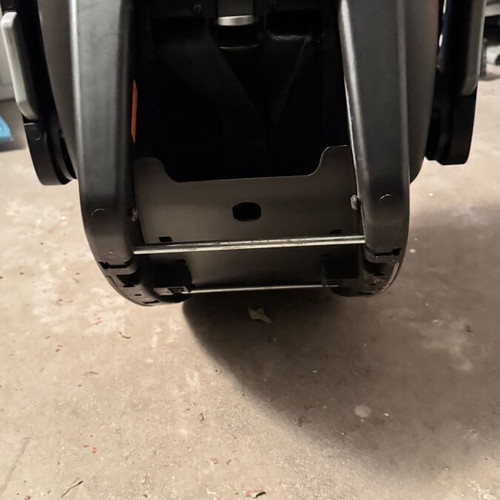 Recaro baby seat like new with isofix system and sunshade