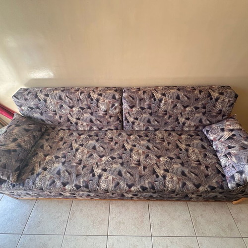 Three-seater sofa with storage space like new