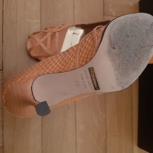 Dolce & Gabbana strappy high heels in peach leather like new size 36