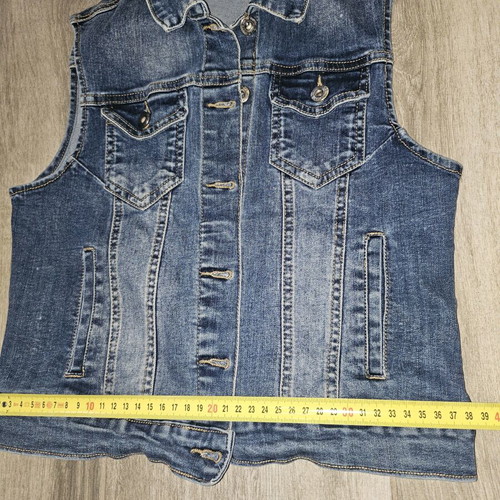 Women's denim vest small like new