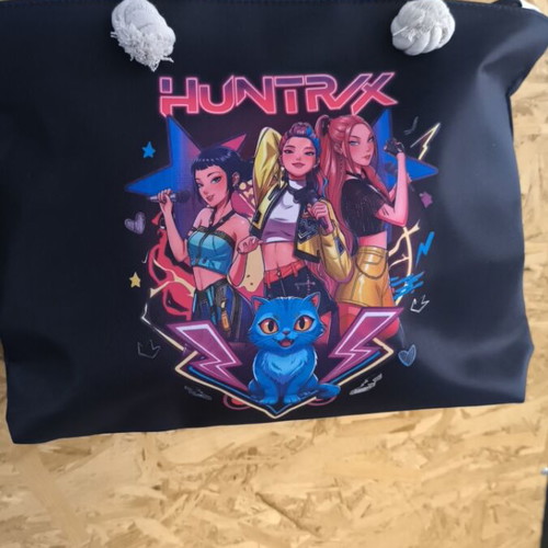 Beach bag Huntrix shoulder type colorful new