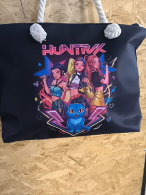 Beach bag Huntrix shoulder type colorful new