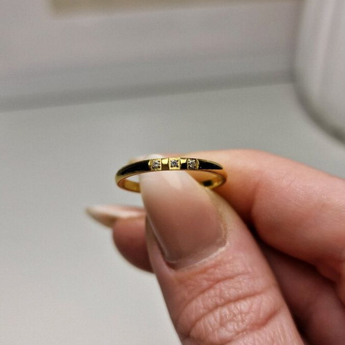 Stainless steel wedding ring with rhinestones new, gold color size 8