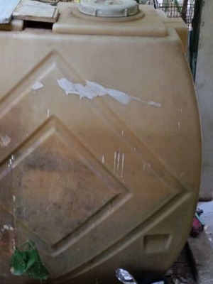 Πλαστική δεξαμενή πετρελαίου 750 λίτρων μεταχειρισμένη με βάνα