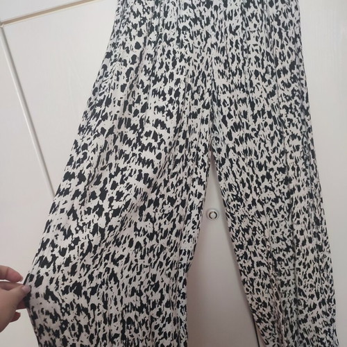 Wide summer pants with pockets Bershka like new, black and white, size M