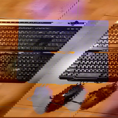 Πληκτρολόγια και ποντίκια Sharkoon μεταχειρισμένα, 2 ασύρματα και 2 ενσύρματα