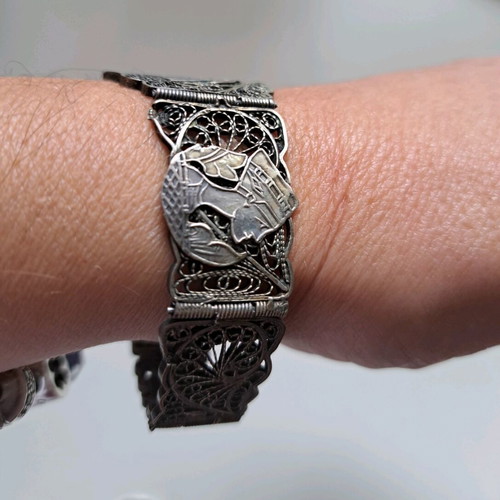 Silver filigree bracelet like new