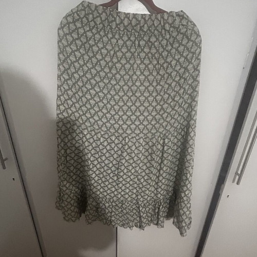 Midi skirt S/M with inner lining like new, white and green