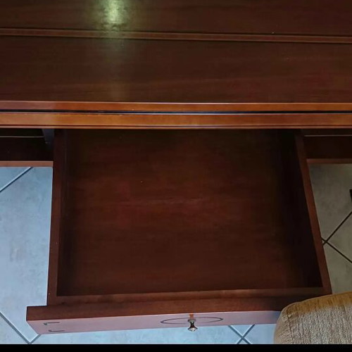 Τραπεζάκι σαλονιού ξύλινο μασίφ σαν καινούργιο με 2 συρτάρια