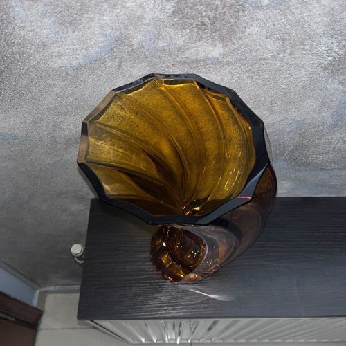 Vintage luxury vase like new with unique style