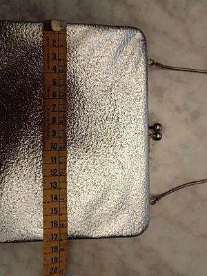 Vintage ασημί βραδινό τσαντάκι clutch με μεταλλική αλυσίδα