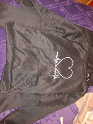 Sportswear set 2XL like new, black with heart design