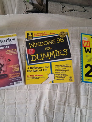 English books like new, World Histories BBC, Windows for Dummies, Wired World 2019