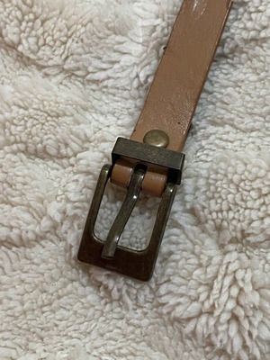 Beige belt 100 cm used with small wear marks on holes