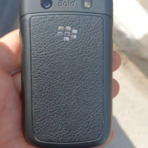 BlackBerry Curve 8900 new classic business phone with physical keyboard