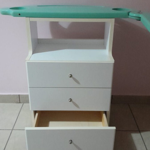 Manicure table movable like new
