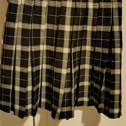 Terranova pleated short skirt size M like new, black and white