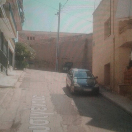 Land plot 154 m² in Vyronas with ruin and building potential