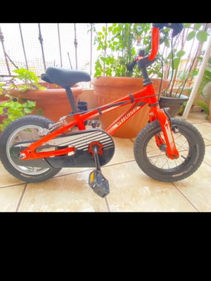 Детски велосипед Specialized като нов с педали и нови спирачки