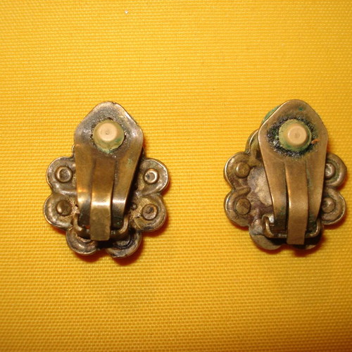 Small vintage clip earrings used