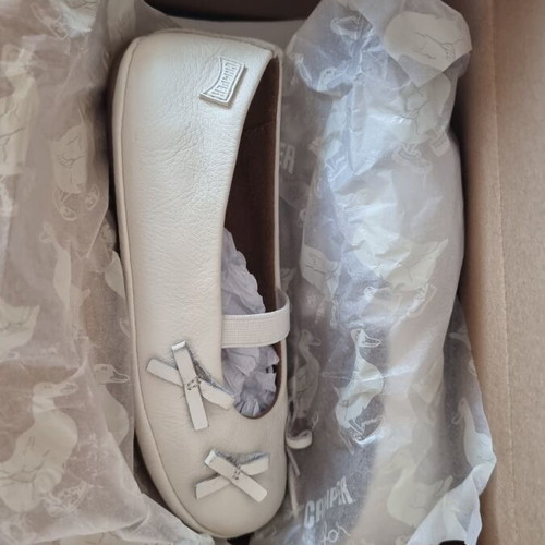 Camper leather ballerinas size 29 like new, white