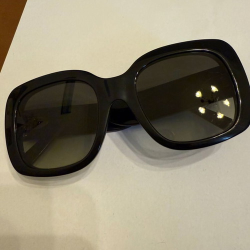 Louis Vuitton sunglasses like new, black