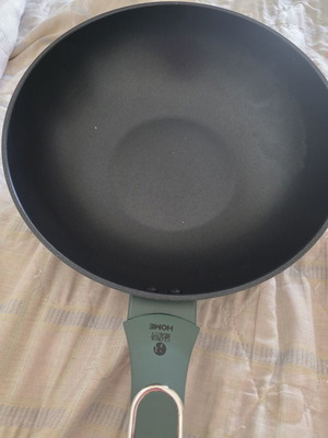 Wok pan Glow and Beauty with green handle, nonstick, new