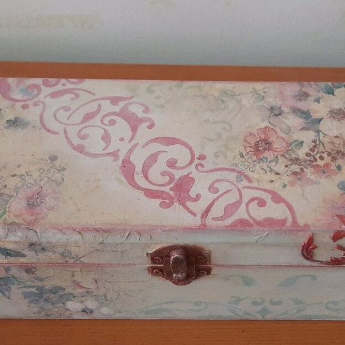 Wooden storage box decorated in excellent condition
