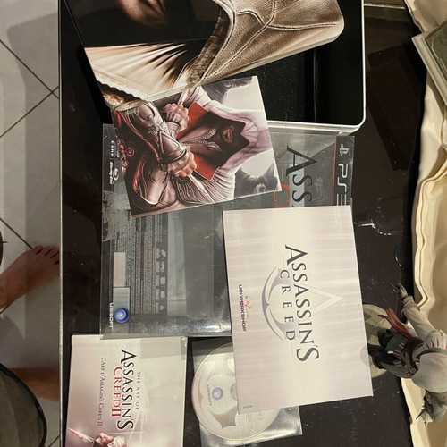 Assassin Creed 2 and Assassin Creed Brotherhood collectors like new