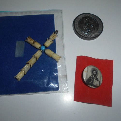 Religious pins used, pack of 6 pieces
