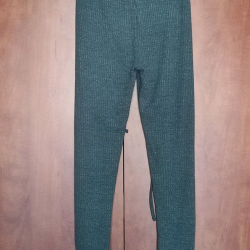 Gym set with crop top and leggings like new, gray