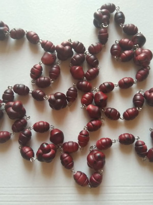 Long necklace in Bordeaux shade like new