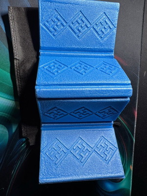 Folding cushion like new for outdoor and picnic use