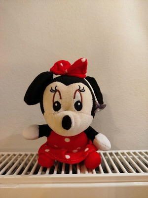 Minnie Mouse plush like new with suction cup and cord