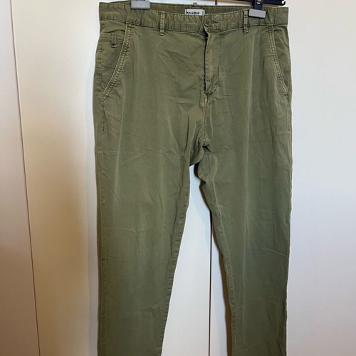 Pull&Bear men's khaki chino pants 42 like new