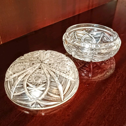 Crystal fondue bowl used with lid and carving