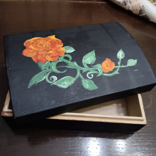 Wooden painted box like new 20×14×9 cm