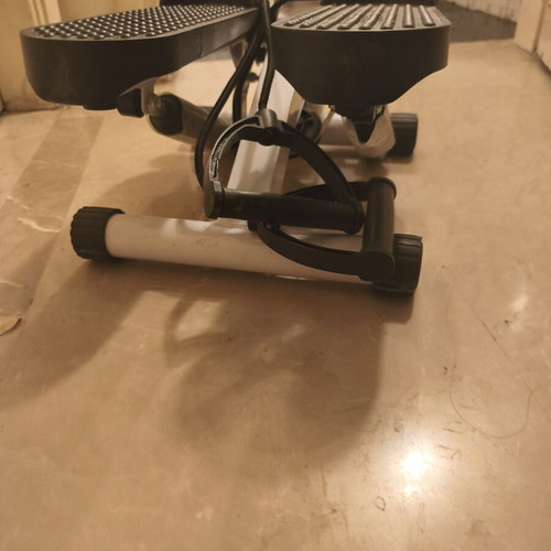 Step fitness equipment like new with hand straps and display