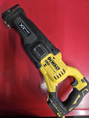 DeWalt DCS386 jigsaw for parts