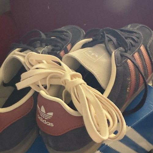 Adidas Gazelle Indoor sneakers like new, size 44, blue