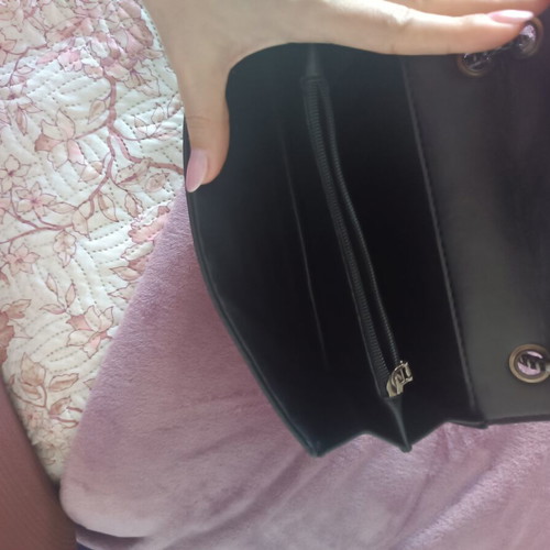 Shoulder bag like new with gray studs and chain, black